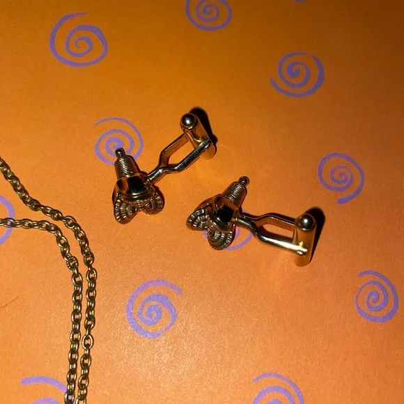 Elegant Gold Chain Necklace with Unique Charms